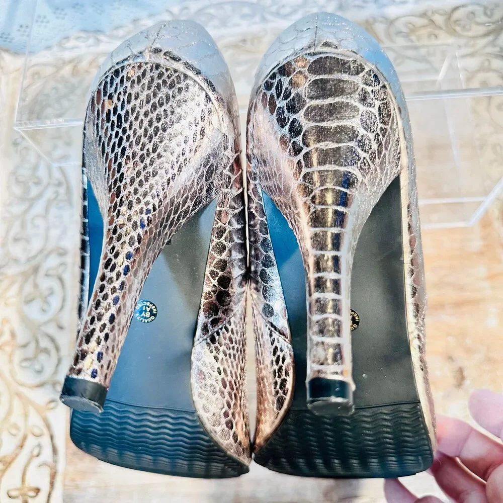 Heels NWT Size 10